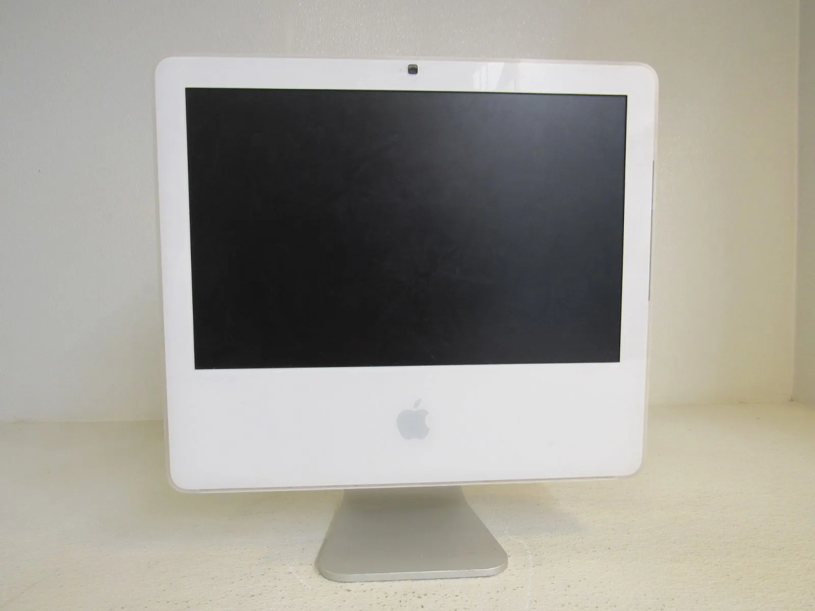 Apple iMac 17 in All In One Computer Bare Unit M White/Gray 1.83GHz A1195 -- Used