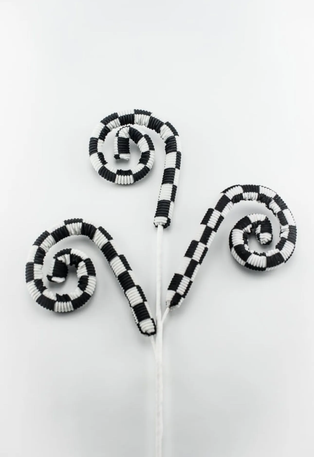 Black and white check curly spray