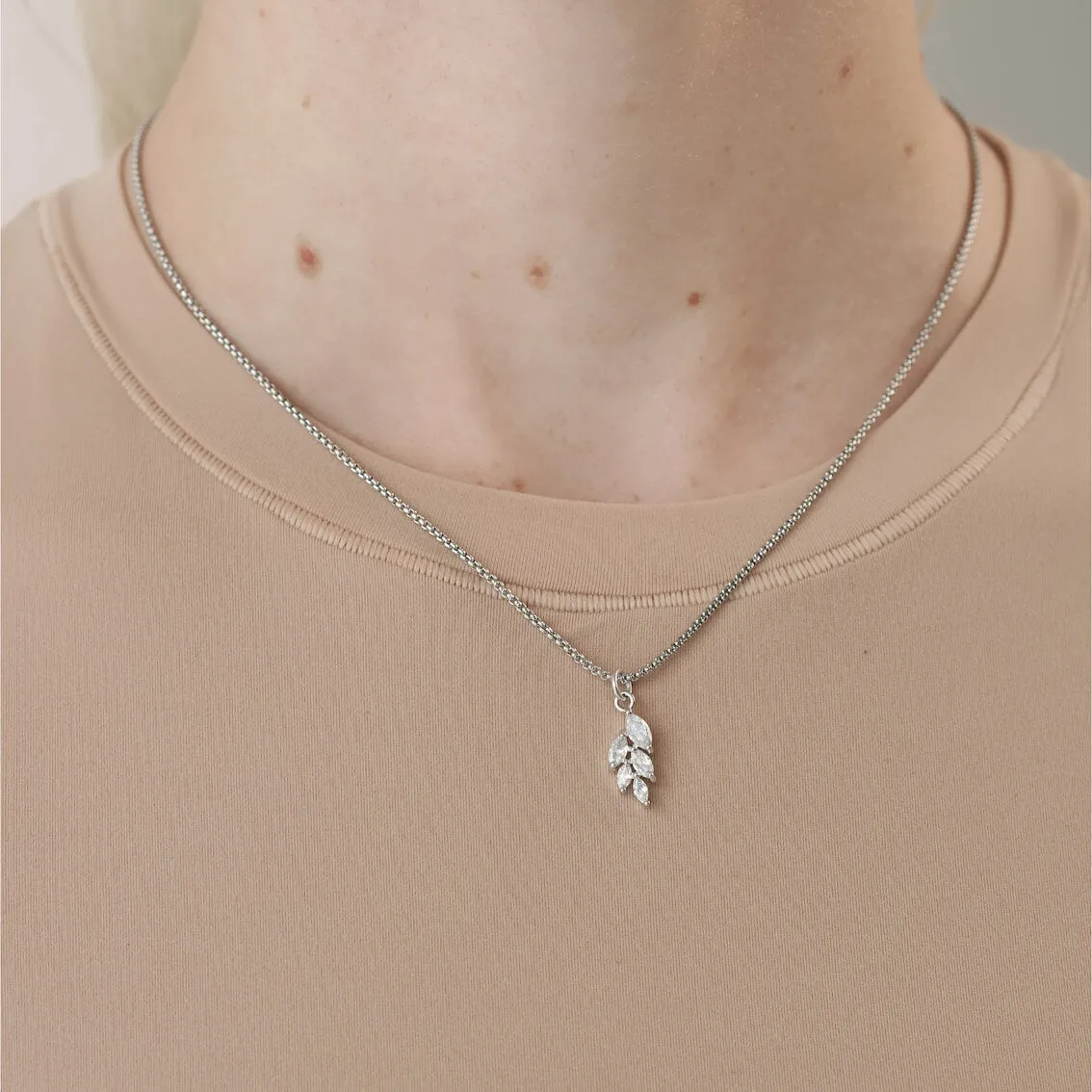 LEAVES ZIRCONIA NECKLACE